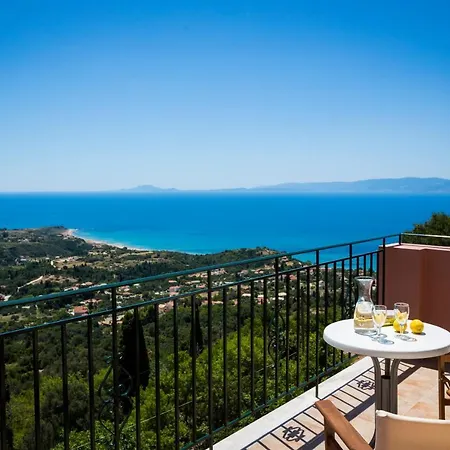 Natasha Villa Ratzaklíon