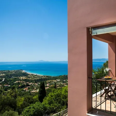 Natasha Villa Ratzaklíon