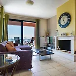 Villa Natasha Radzaklí