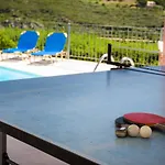 Natasha Villa Radzaklí